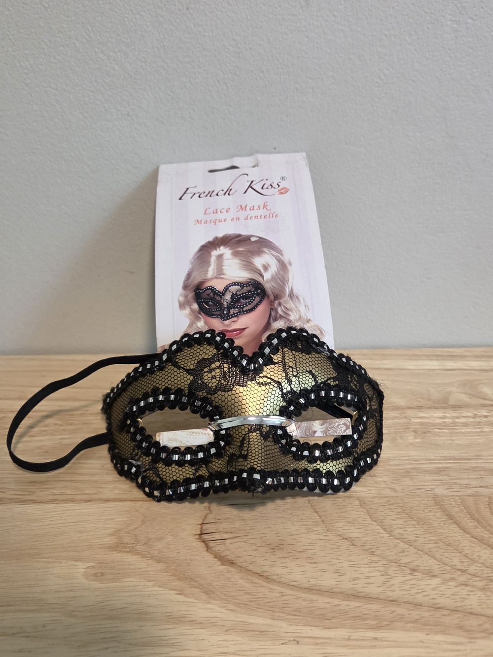 French Kiss Lace Eye Mask in Gold and Black - New